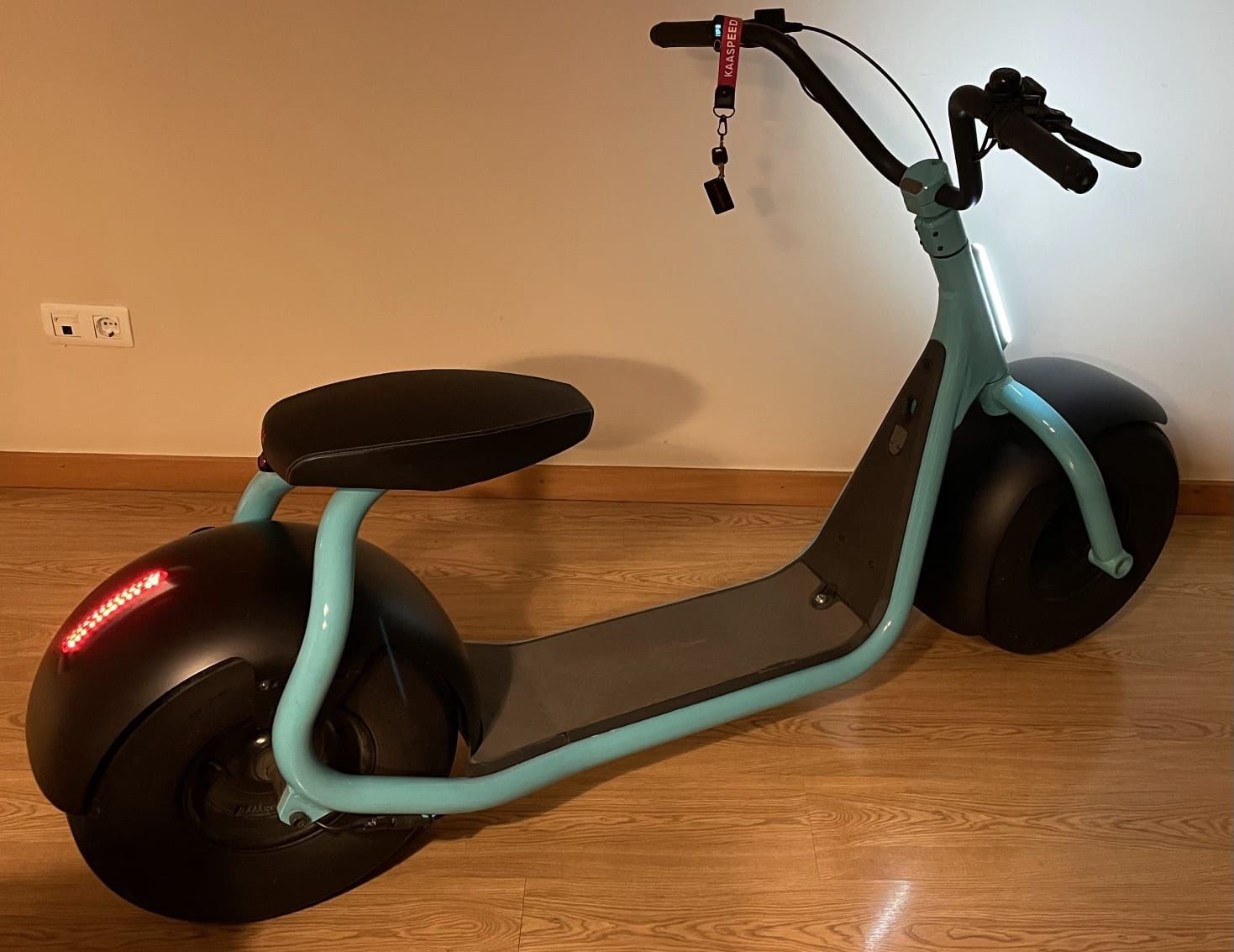 Scooter electrica Kaaspeed k1s 



Scooter electrica K