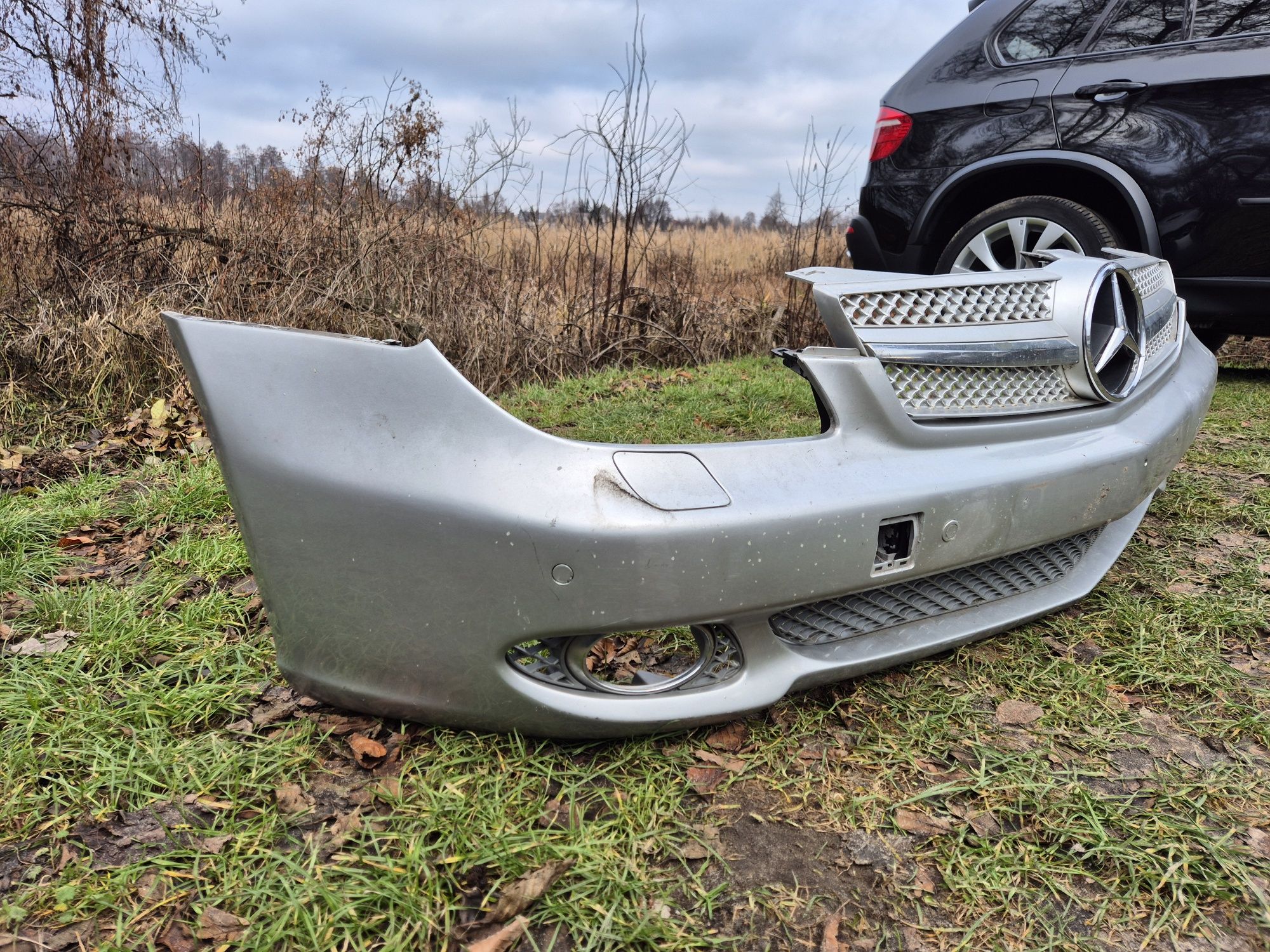 Dwa zderzaki do Mercedes CLS 219 po Lift