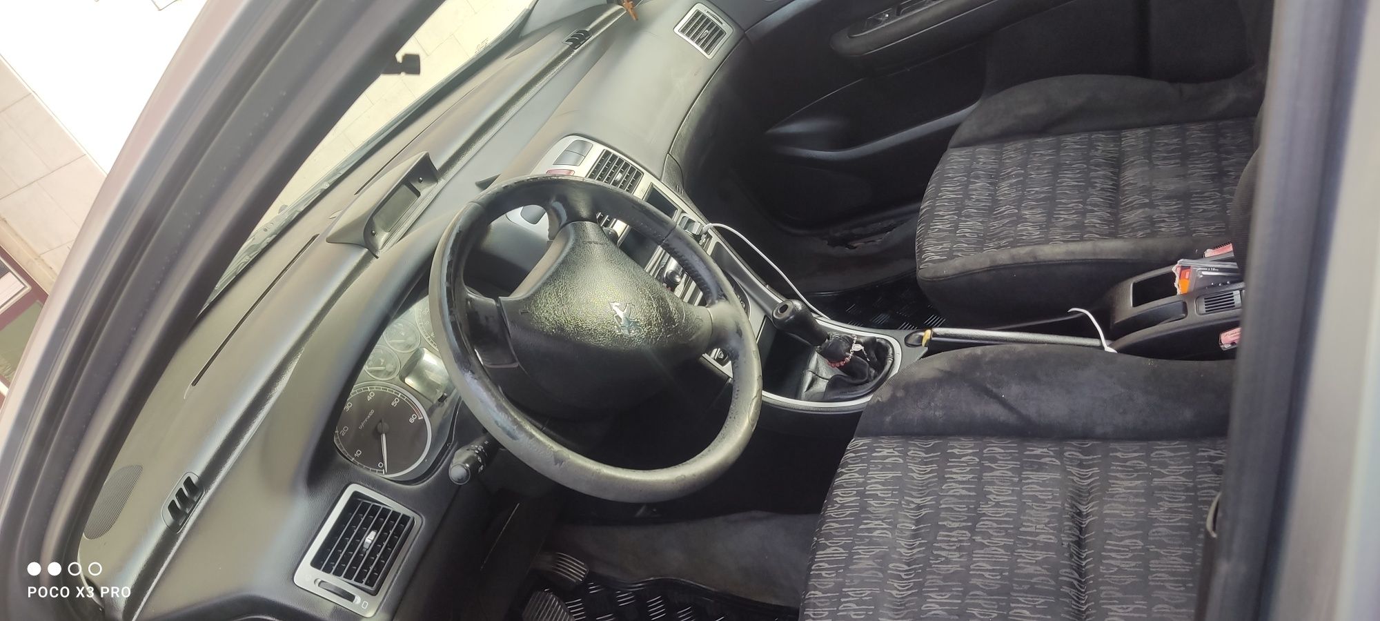 Vendo uma Peugeot 2003