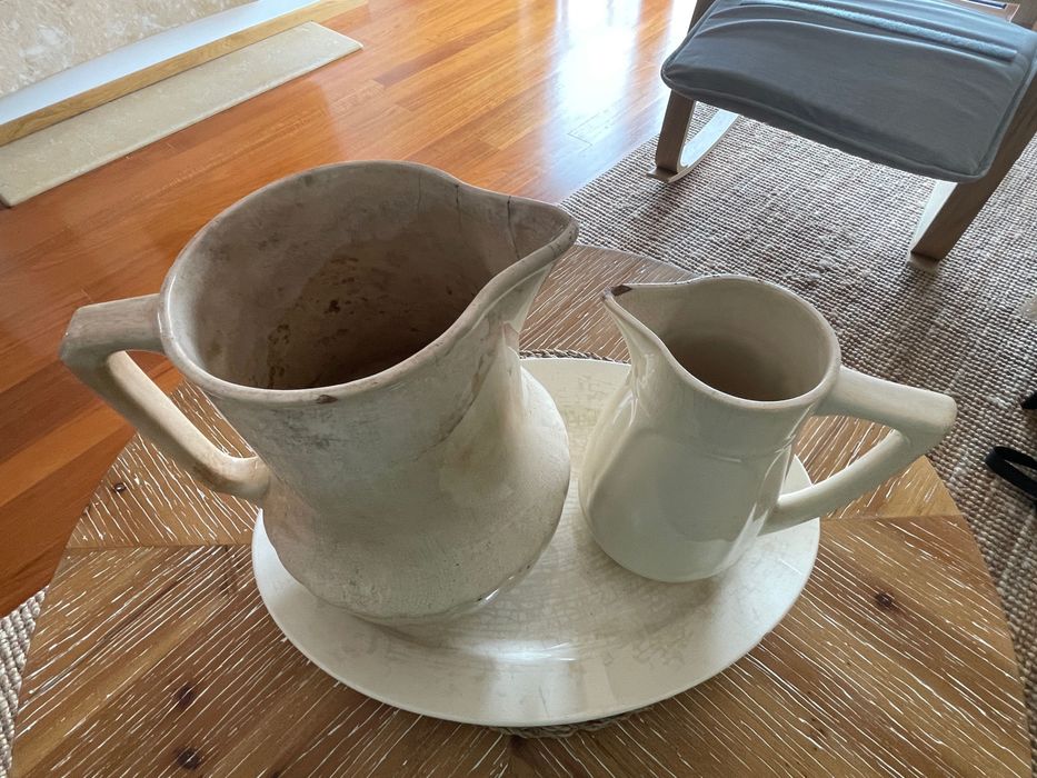 Jarras e travessa muito antigas da fábrica Lufapo