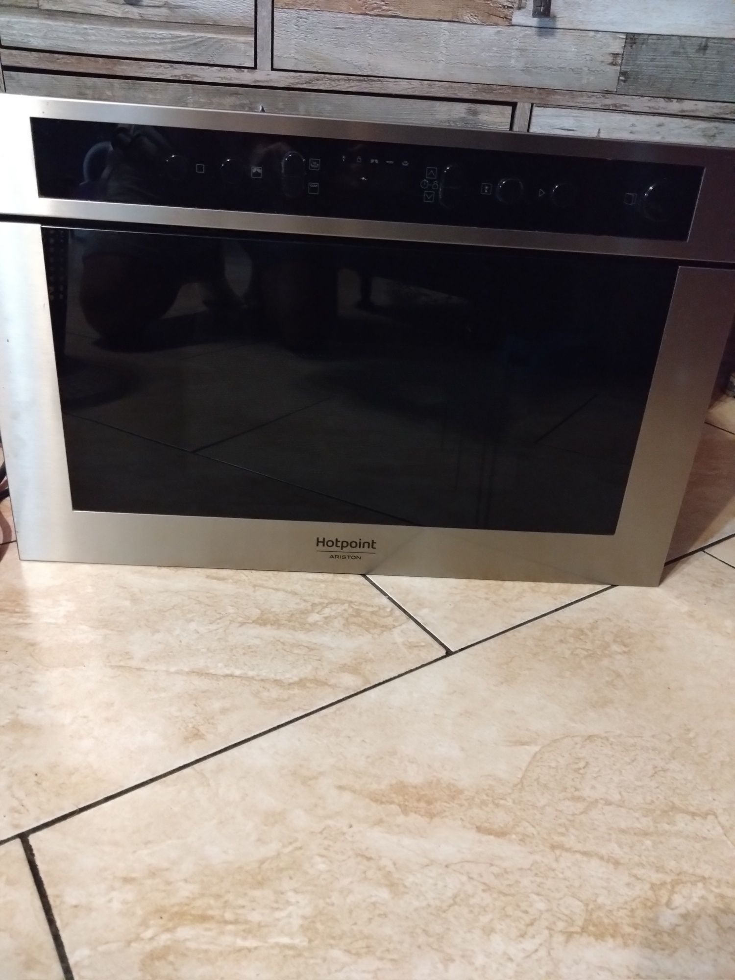 Mikrofalówka Hotpoint Ariston