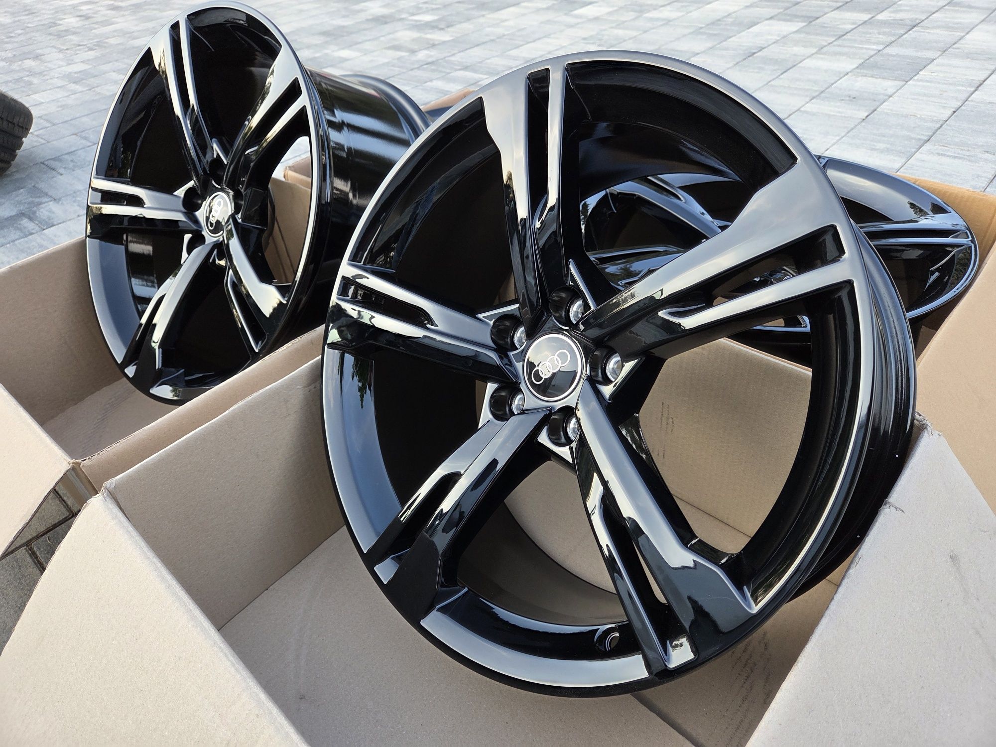 Nowe oryginalne felgi Audi 19 A5 A6 A4 Black
