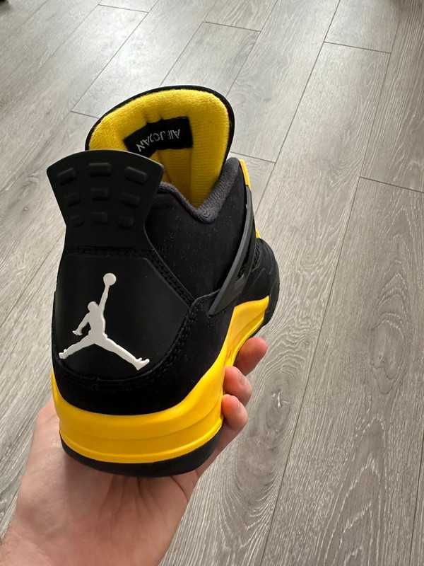 Nike_Air_Jordan_4 |Thunder|Retro| rozmiar EU.43