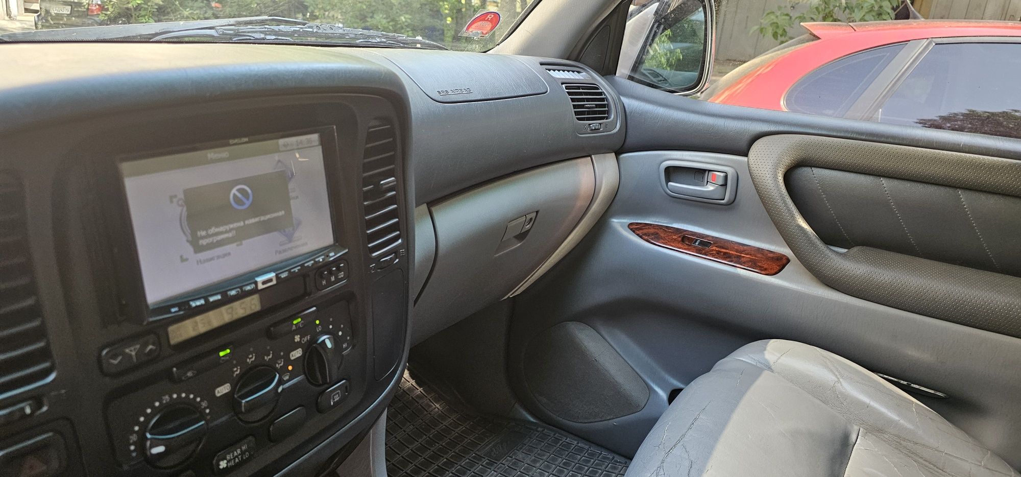 Toyota Land Cruiser 100