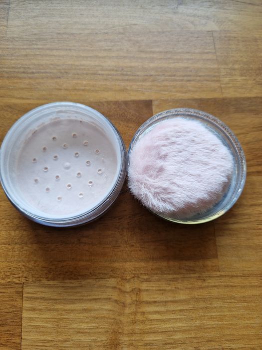 Puder sypki Eveline
