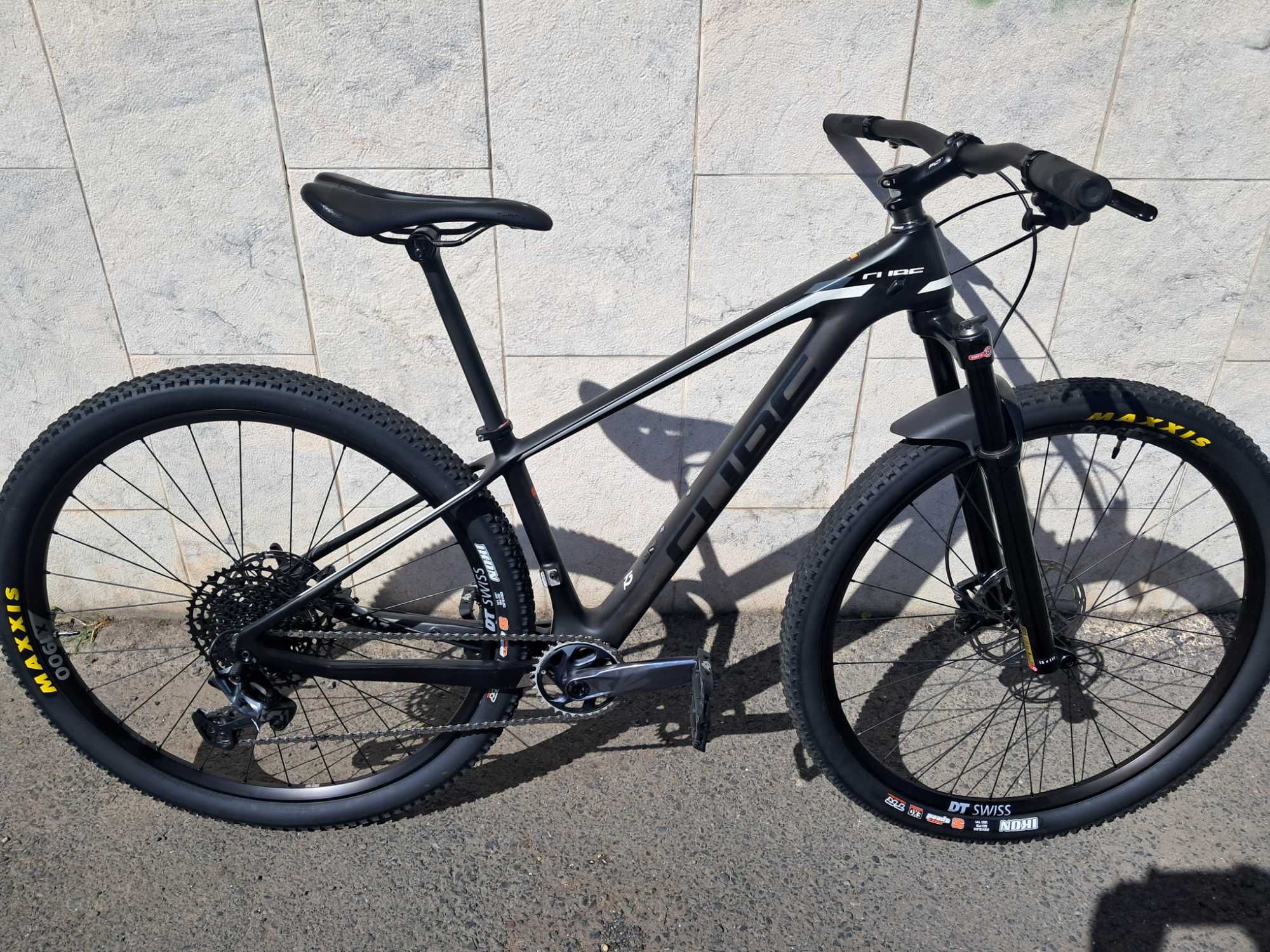BICICLETA CARBONO CUBE ELITE 29"