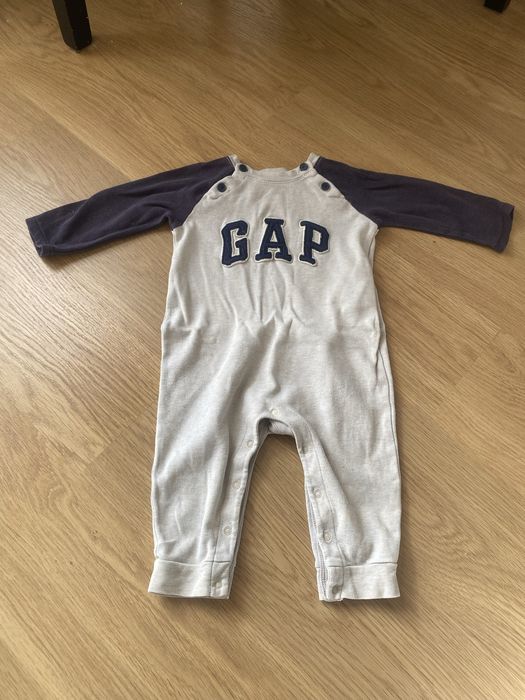 Piżamka GAP 6-12 miesięcy
