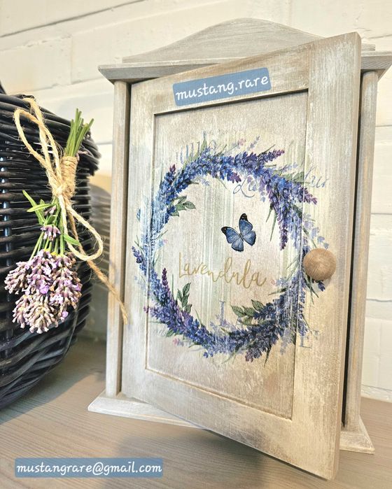 Szafka na klucze. Klucznik lawendowy