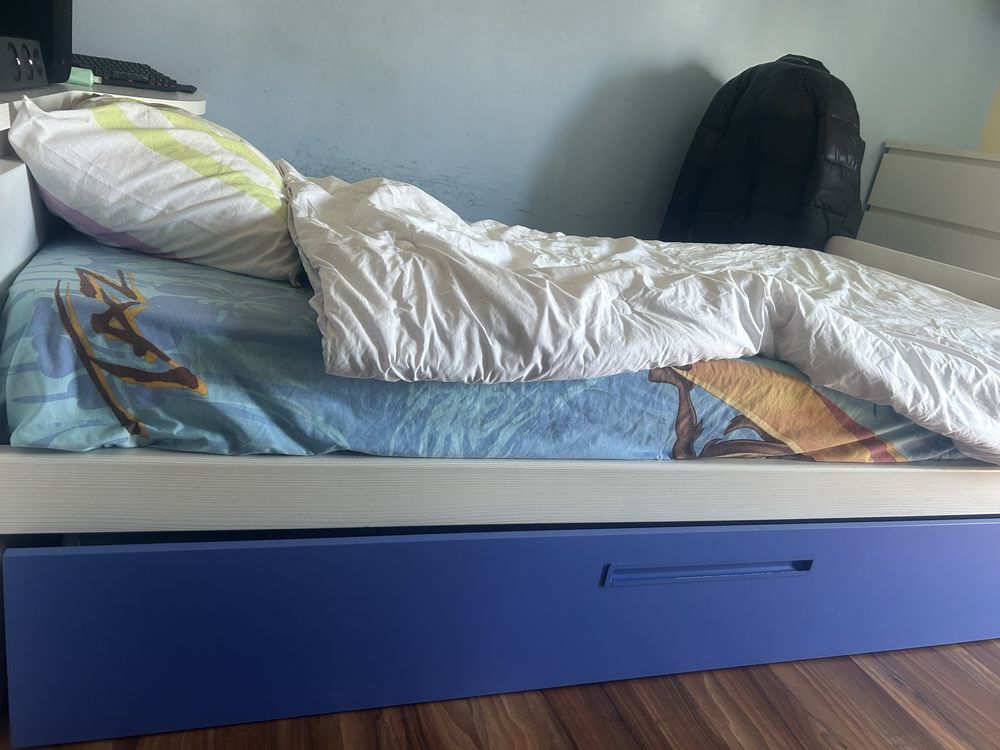 Cama dupla + escravaninha+prateleirase guarda vestidos