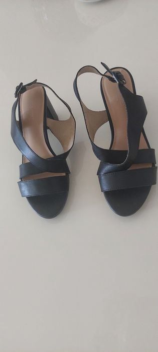 Sandálias pretas Rockpor em pele tamanho 36