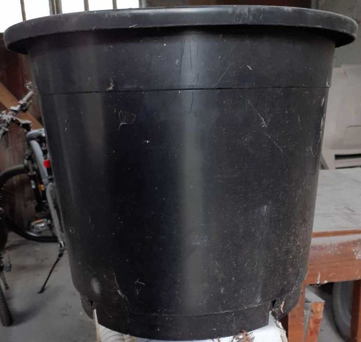 plastikowa donica duża