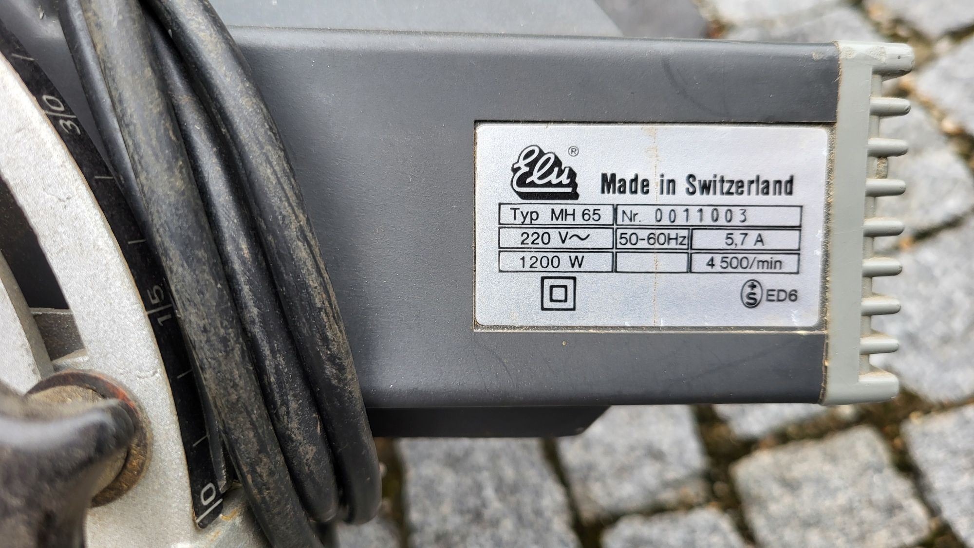 Piła ciesielska marki Elu 1200W, szwajcar
