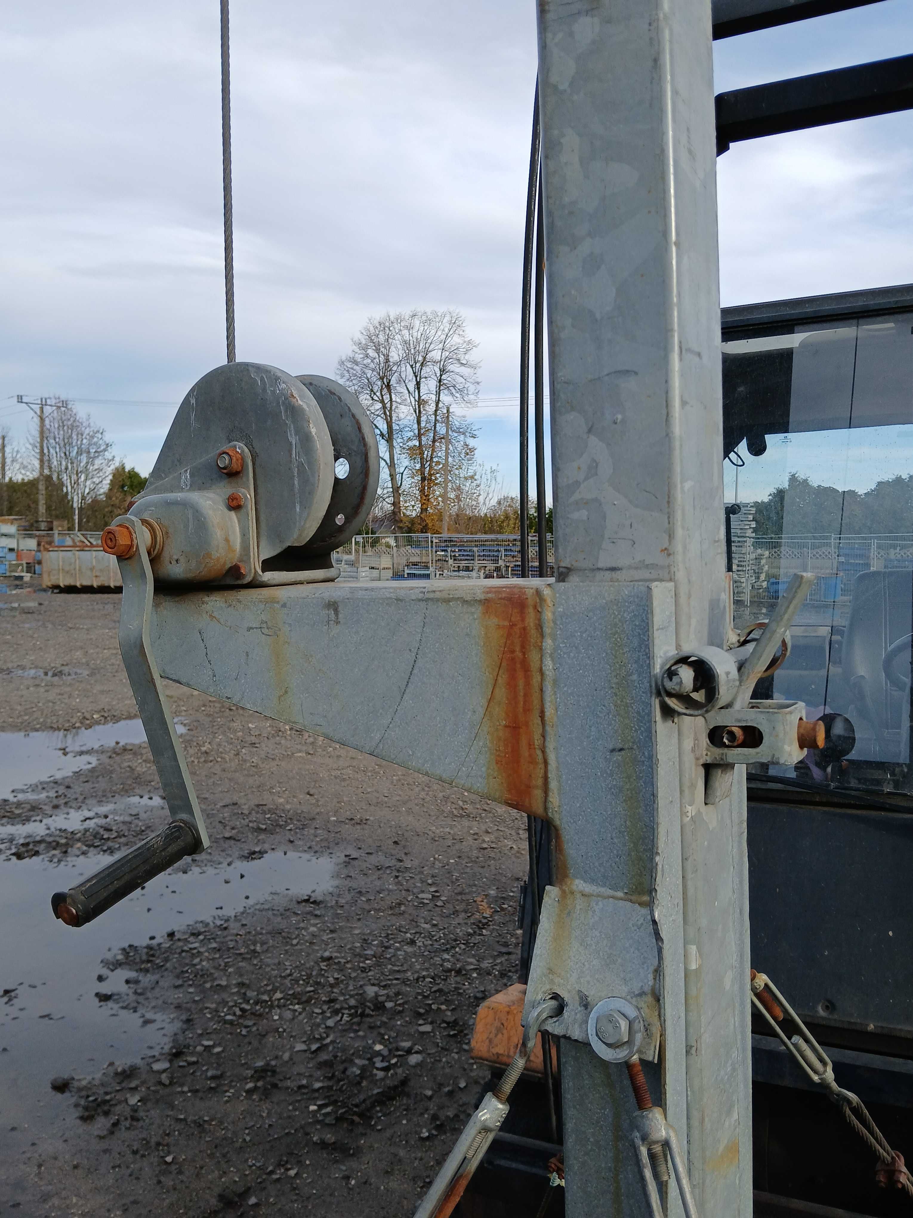 Lampy budowlane z betonową podstawą składane