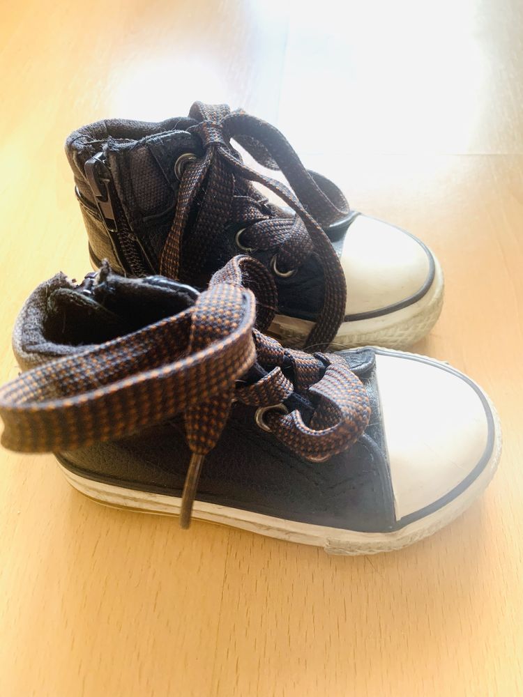 2 pares tenis como novos N20