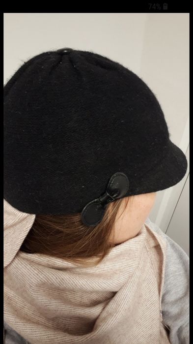 Śliczna czapka zimowa toczek z lekkim daszkiem