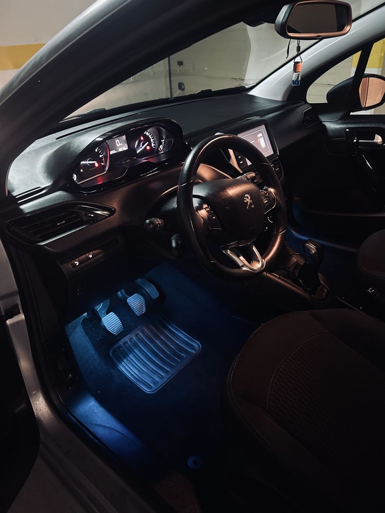 Peugeot  208 Semi Novo