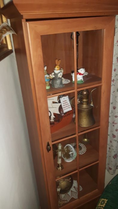 Meble do salonu komody witryny