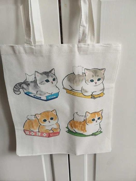 Urocza Torba shopperka materiałowa na zakupy z grafiką mofusand.