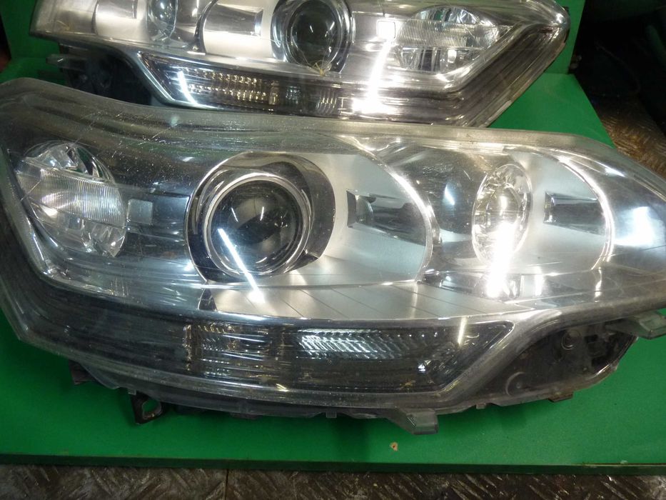Citroen C5 III X7 Lampa Prawa lewa skretny  Xenon Europa MASKA KGNC