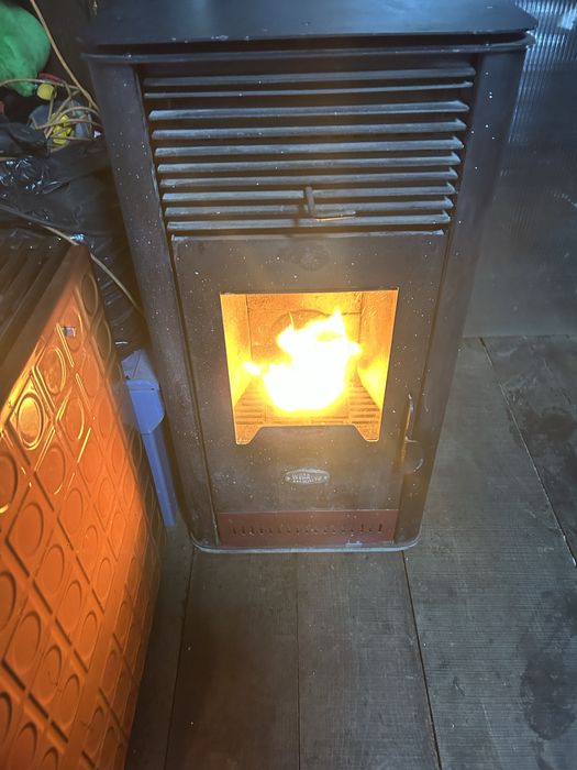 Piec, piecyk, kominek na pellet, owies 8,4 KW.