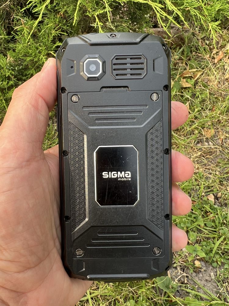 Sigma x-treme PR68 противоударний телефон