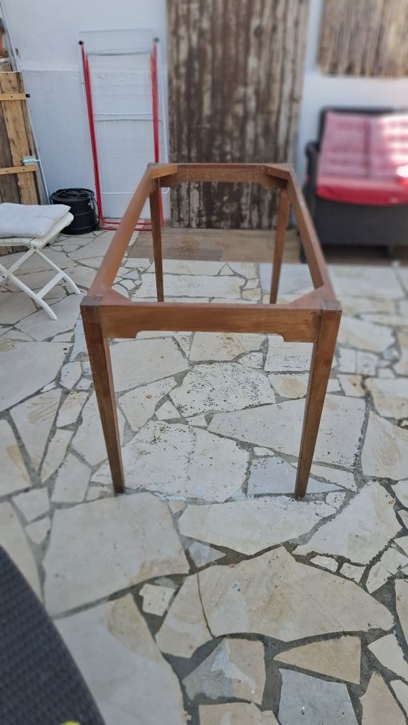Mesa de jardim ou de sala