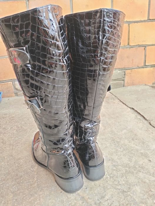 Жіночі шкіряні сапожки