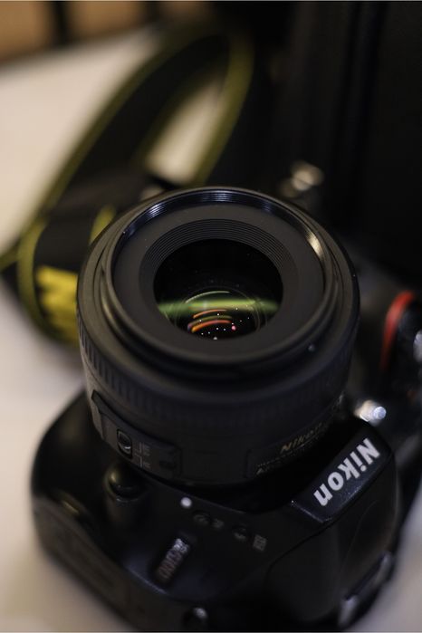 Nikon D5100 + Nikkor 35mm 1.8