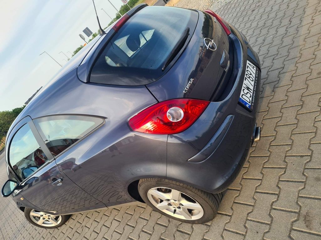 Wynajem auta osobowego Opel Corsa D 1.7 Diesel