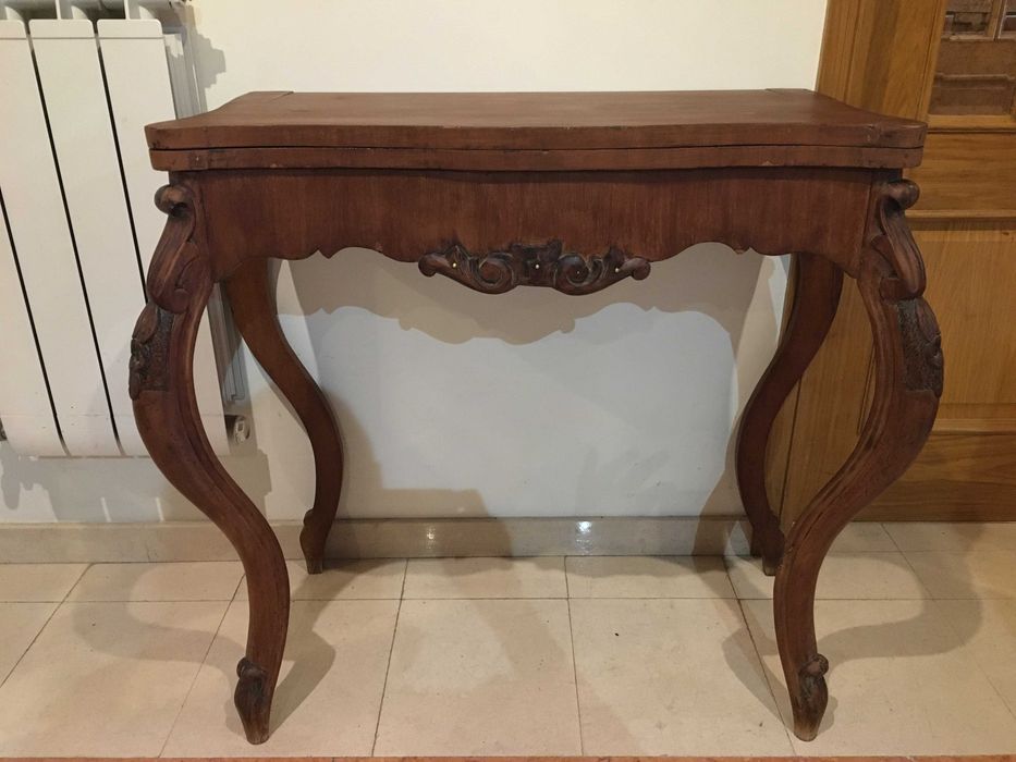 Mesa de jogo período romântico