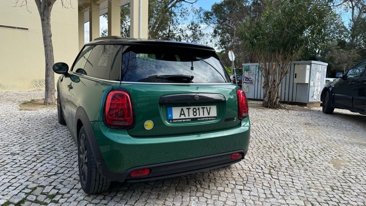 Mini Cooper SE (100% elétrico) em muito bom estado