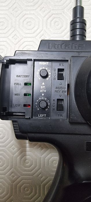 Dois comandos rc futaba e hot rc