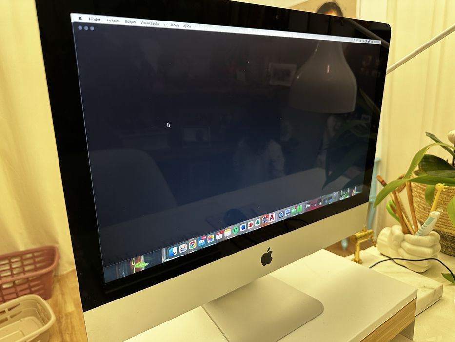 iMac 21.5”, mid2014, i5, 8GB RAM, 500GB SSD
