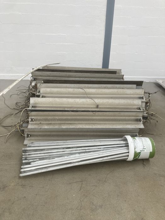 Candeeiro armação e lâmpadas florescentes