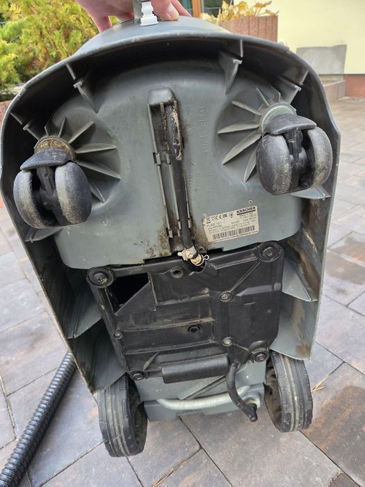 Odkurzacz piorący Karcher 10/1 Profesjonal cały zestaw