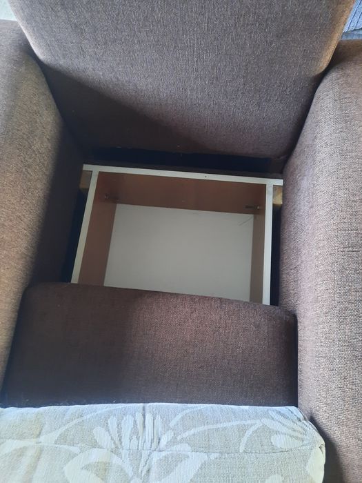 Dwa fotele  brązowe z pojemnikami, poduszki, transport