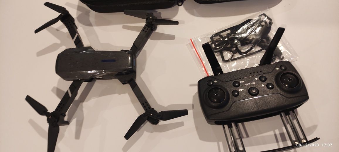 Drone E88/E99 Pro Com Câmera Dupla + saco transporte