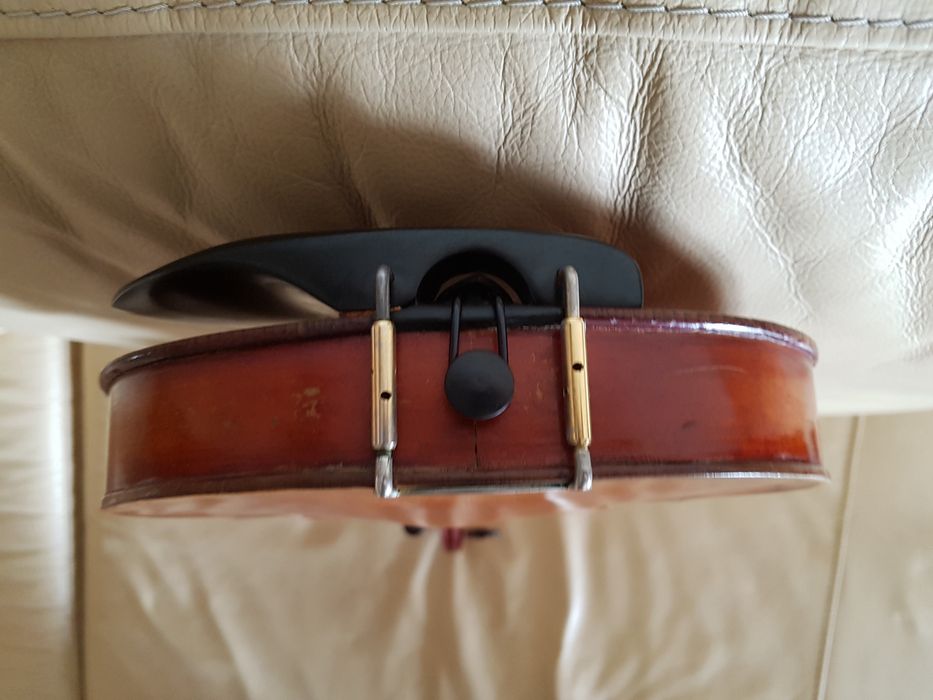 Violino antigo em ótimo estado