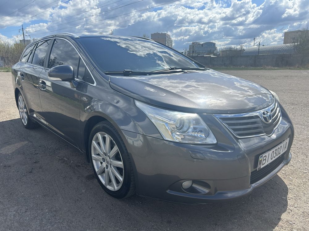 Продам Toyota Avensis III (T27) 2011 Luxe Individual універсал