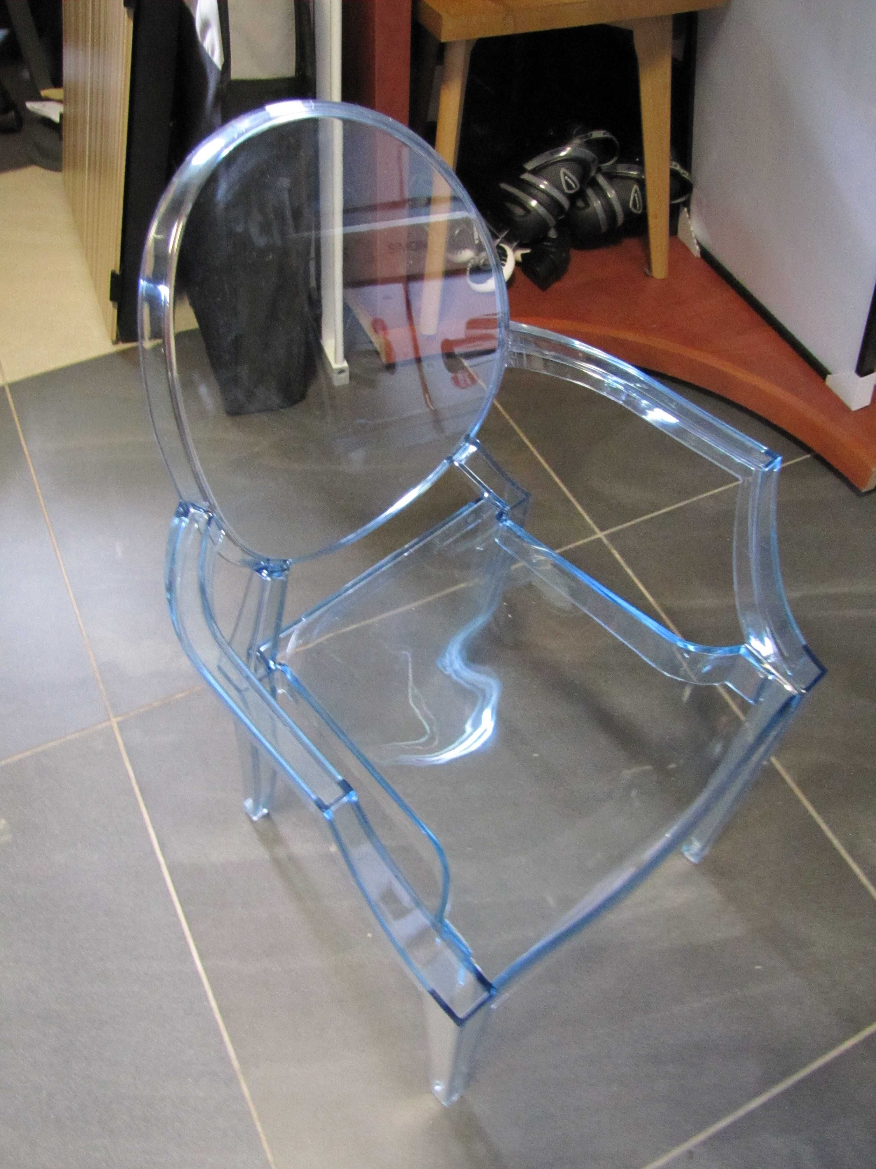 Krzesło transparentne poliwęglan Kartell Lou Ghost jasnoniebieski