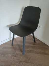 cadeiras IKEA pretas