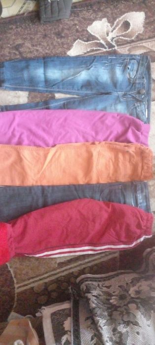 Джинси утеплені на дівчинку 122-128 зріст.