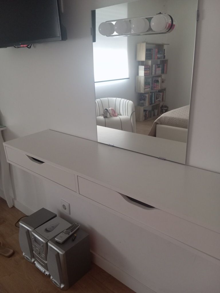 Estante com gavetas p/parede