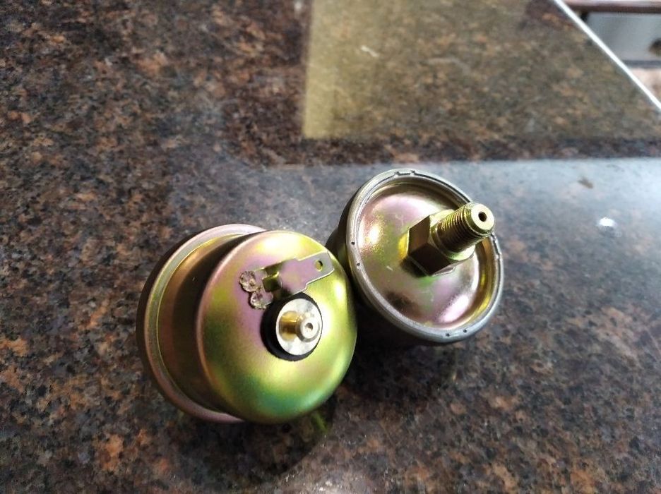 TOYOTA LAND CRUISER czujnik cisnienia oleju 83520-60011 2.4 2.8 3.4 3.5 4.0 4.2 4.5 V6 V8 R6 prado 40 60 70 75 80 90 95 100 105 benzyna diesel j40 j60 j70 j75 j80 j90 j95 J100 j105 oil pressure sensor