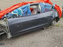 Двері Tesla model 3