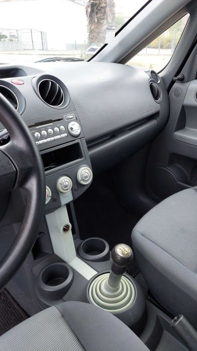 Mitsubishi Colt 1.1 2007 – Económico, fiável e em bom estado