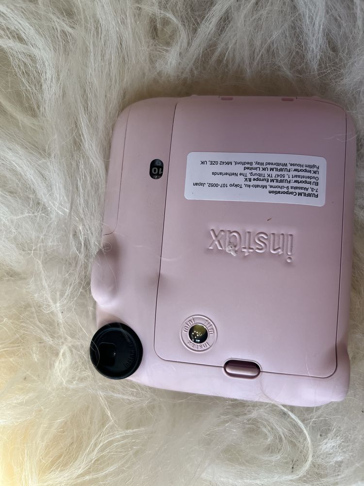 Камера instax mini 12