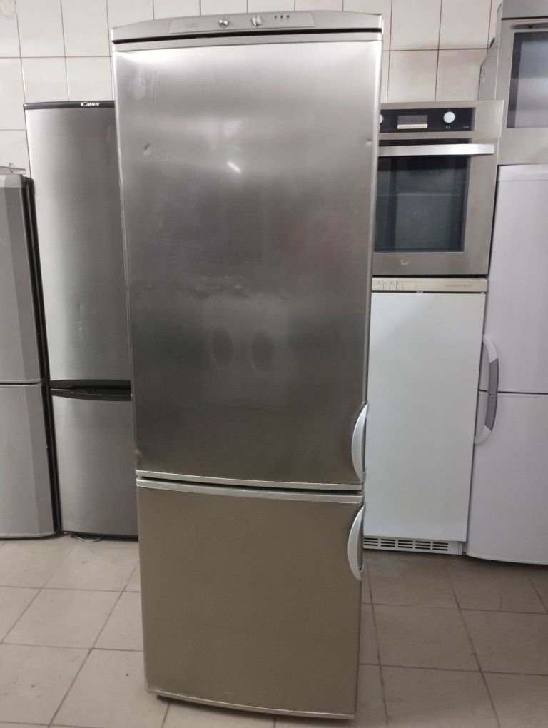 Холодильник з морозилкою  Amica Срібний