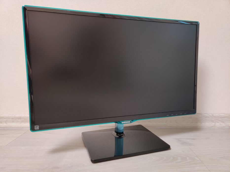 Монітор 23.6" Samsung S24D390HL (LS24D390HLX)