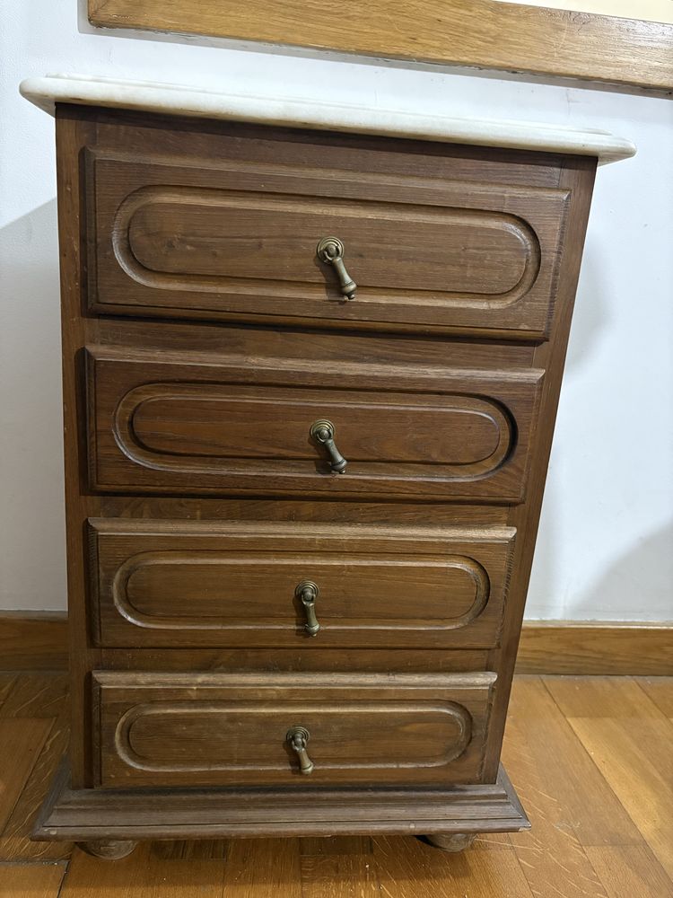 Criado mudo/mesa de cabeceira
